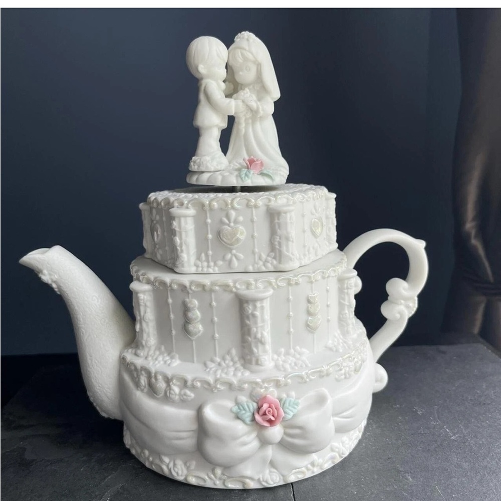 NIB Precious Moments Forever True Musical Teapot vintage retired 1996